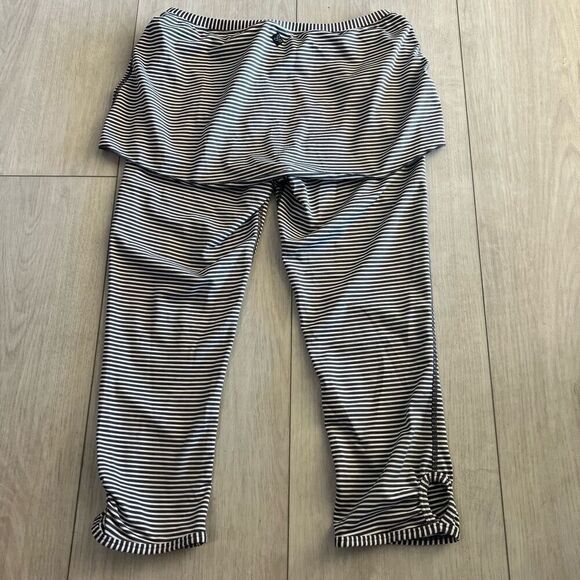 Prana Estella Capri Modest Skirt Leggings Size S - Picture 2 of 9